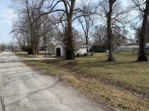 1200 Hicks Ave, Golden City, MO 64748