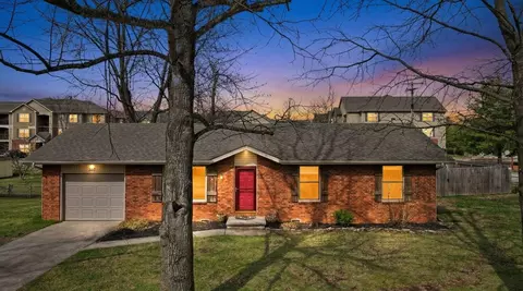 307 E Deanna Ln, Nixa, MO 65714 photo 2