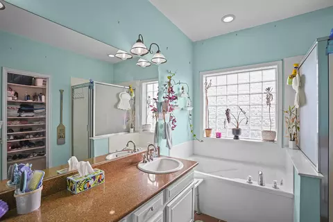 Bath - 323 Larkspur Ct, Ozark, MO 65721 photo 1 of 2
