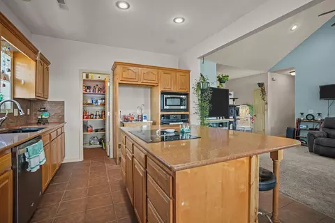 Kitchen - 323 Larkspur Ct, Ozark, MO 65721 photo 3 of 4