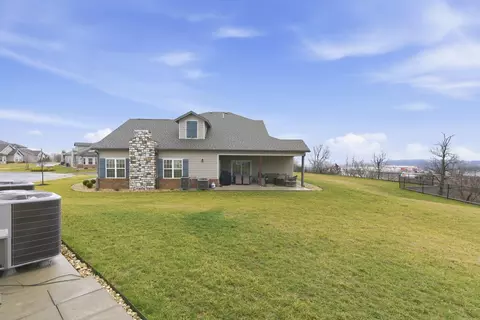Exterior - 126 Rue De Villas Cir, Branson, MO 65616 photo 4 of 5