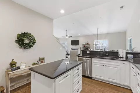 Kitchen - 126 Rue De Villas Cir, Branson, MO 65616 photo 2 of 3