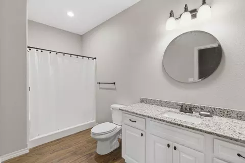 Bath - 126 Rue De Villas Cir, Branson, MO 65616 photo 3 of 3