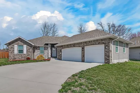 4881 W Washita St, Springfield, MO 65802