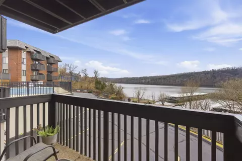 150 Sunken Forest Dr #96, Forsyth, MO 65653