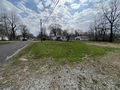 2402 E Commercial St, Springfield, MO 65803 photo 15
