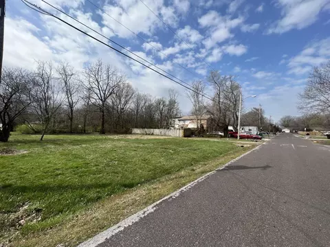 2402 E Commercial St, Springfield, MO 65803 photo 16