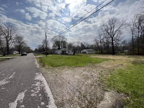 2402 E Commercial St, Springfield, MO 65803 photo 17