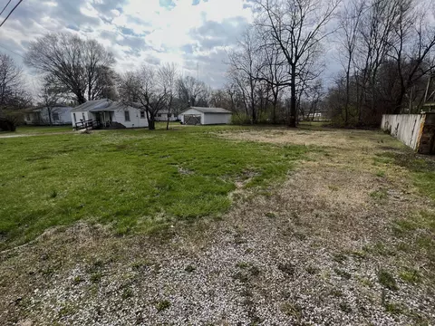 2402 E Commercial St, Springfield, MO 65803 photo 14