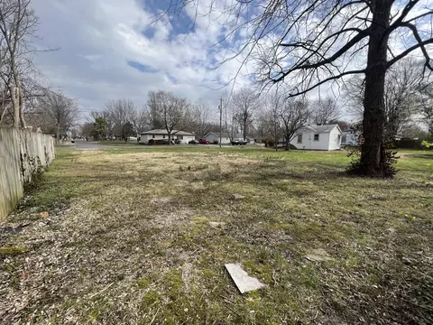 2402 E Commercial St, Springfield, MO 65803 photo 13