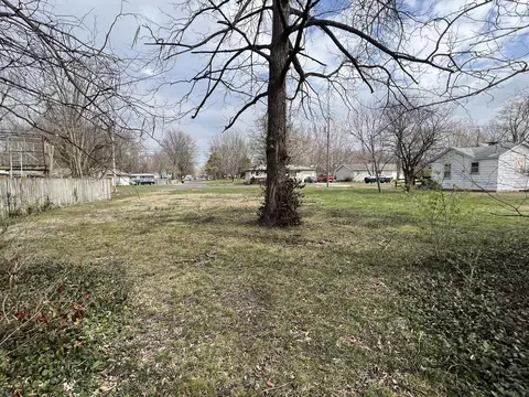 2402 E Commercial St, Springfield, MO 65803 photo 12
