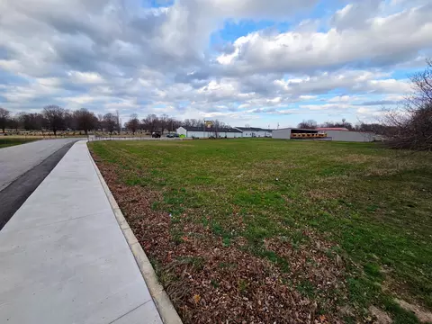 000 Maple Ln, Ash Grove, MO 65604