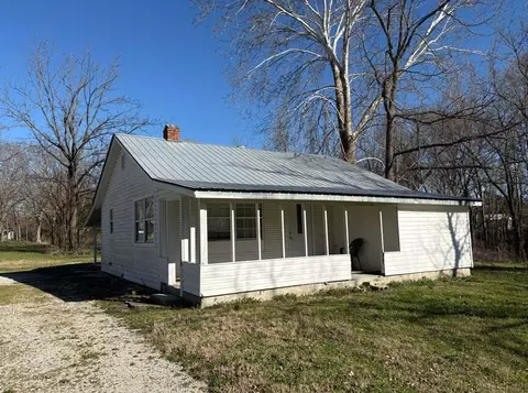 29060 Main St, Seligman, MO 65745