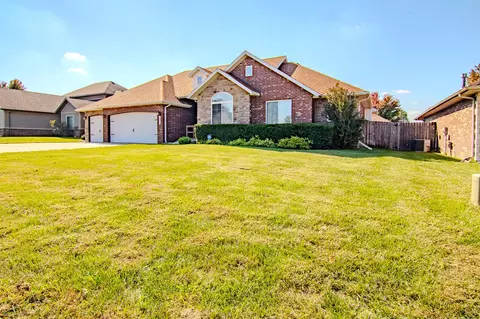 1515 S Natchez Rd, Republic, MO 65738