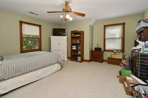 Bedroom - 680 E Trakel Pl, Springfield, MO 65810 photo 8 of 9