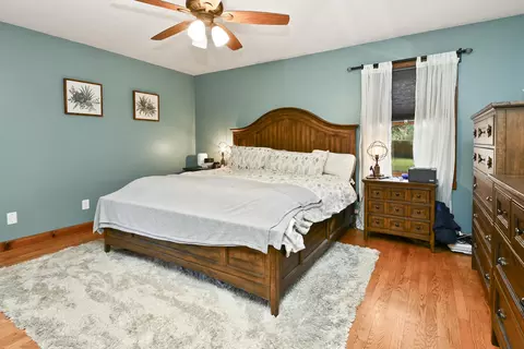 Bedroom - 680 E Trakel Pl, Springfield, MO 65810 photo 1 of 9