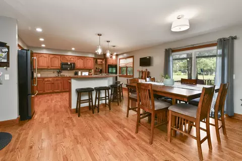Dining - 680 E Trakel Pl, Springfield, MO 65810 photo 1 of 3