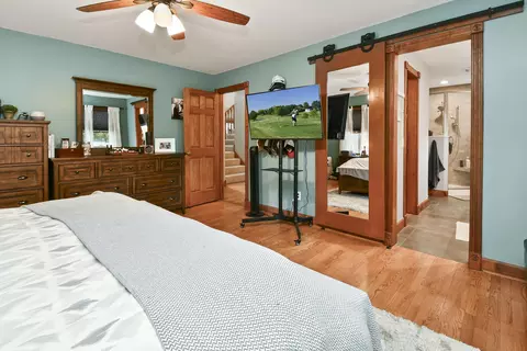 Bedroom - 680 E Trakel Pl, Springfield, MO 65810 photo 3 of 9