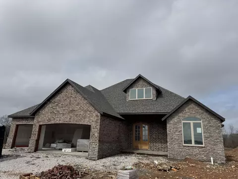 704 W Savanna Ct, Nixa, MO 65714