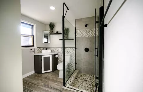 Bath - 1413 4th St, Monett, MO 65708 photo 1 of 4