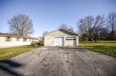 Exterior - 1413 4th St, Monett, MO 65708 photo 10 of 13
