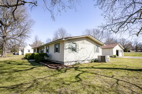 Exterior - 1413 4th St, Monett, MO 65708 photo 5 of 13