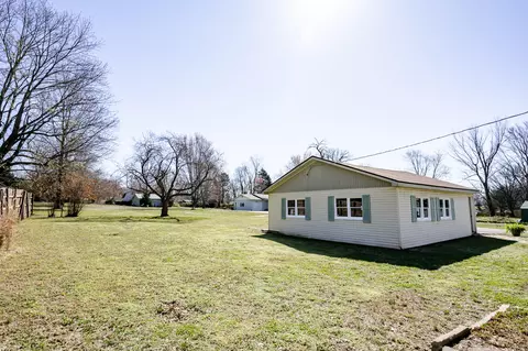 Exterior - 1413 4th St, Monett, MO 65708 photo 8 of 13