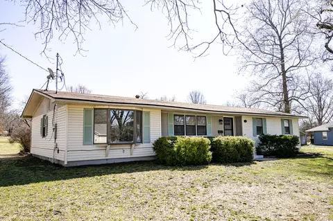 Exterior - 1413 4th St, Monett, MO 65708 photo 2 of 13