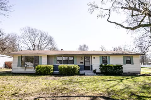 1413 4th St, Monett, MO 65708