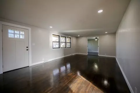 Living - 1413 4th St, Monett, MO 65708 photo 3 of 5