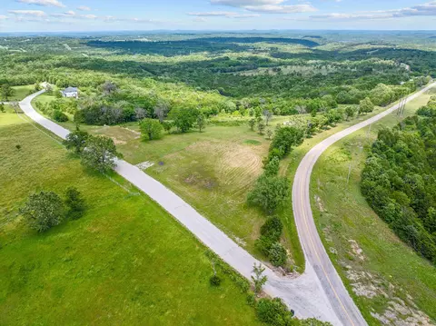110 Stagecoach Rd, Kirbyville, MO 65679