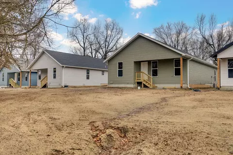 Exterior - 1107 E Smith St, Springfield, MO 65803 photo 5 of 6