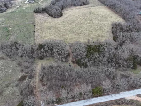 000 Warner Rd, Crane, MO 65633