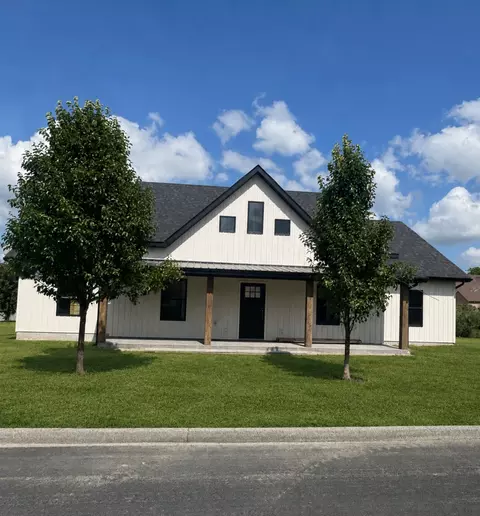 610 Robin Rd, Mountain Grove, MO 65711