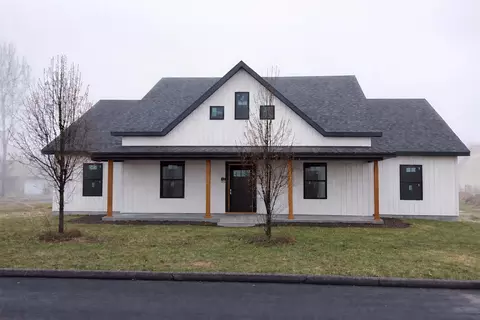 610 Robin Rd, Mountain Grove, MO 65711