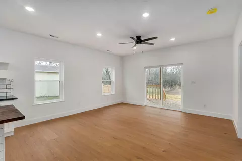 1135 N Dickerson Ave, Springfield, MO 65803 photo 7