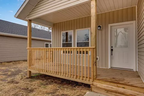 1137 N Dickerson Ave # A, Springfield, MO 65803 photo 4
