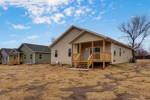 1137 N Dickerson Ave # A, Springfield, MO 65803 photo 22