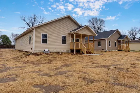 1137 N Dickerson Ave # A, Springfield, MO 65803 photo 23