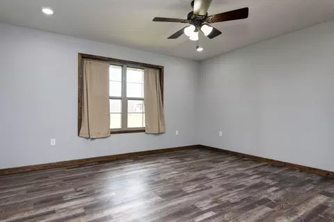 Living - 150 Sunshine Ave, Cabool, MO 65689 photo 3 of 3