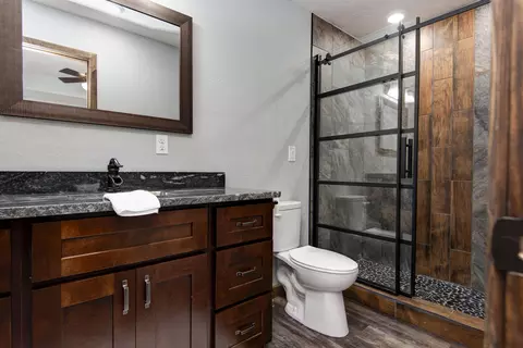 Bath - 150 Sunshine Ave, Cabool, MO 65689 photo 1 of 2
