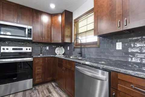 Kitchen - 150 Sunshine Ave, Cabool, MO 65689 photo 3 of 7