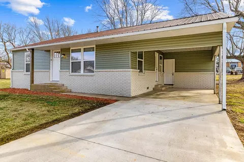 220 W Springfield St #PACKAGE, Aurora, MO 65605