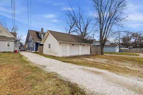 Exterior - 1447 N Broadway Ave, Springfield, MO 65802 photo 2 of 6