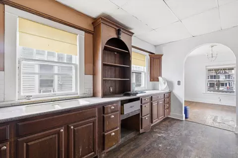 Kitchen - 1447 N Broadway Ave, Springfield, MO 65802 photo 1 of 7