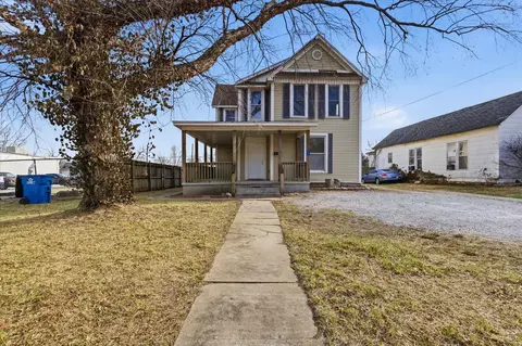 Exterior - 1447 N Broadway Ave, Springfield, MO 65802 photo 3 of 6