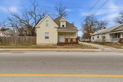 Exterior - 1447 N Broadway Ave, Springfield, MO 65802 photo 4 of 6