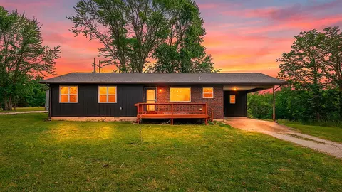 1502 County Road 1210, Willow Springs, MO 65793