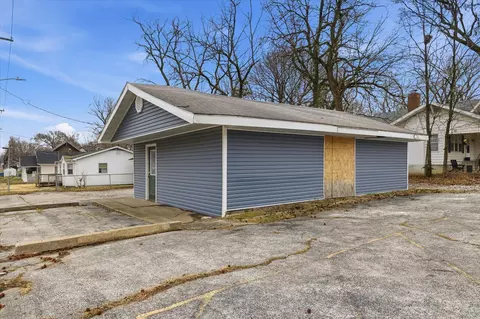 Exterior - 944 W Division St, Springfield, MO 65803 photo 3 of 4