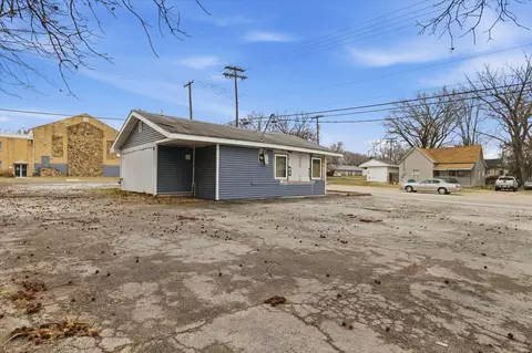 Exterior - 944 W Division St, Springfield, MO 65803 photo 4 of 4